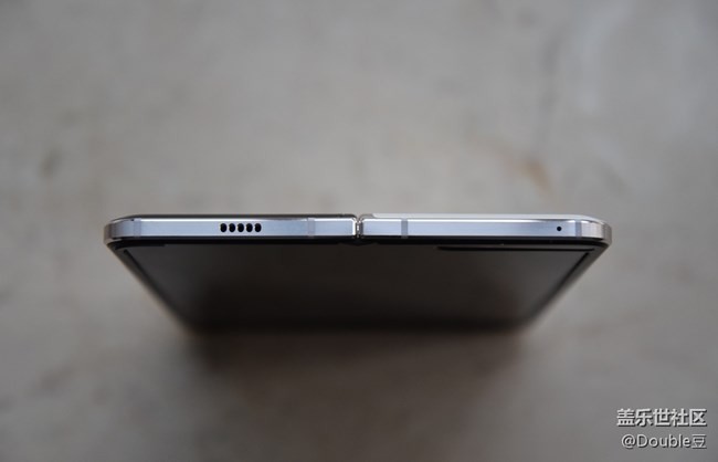 额姐嘤Galaxy W20外观鉴析：高端大气上档次的超炫逼格手机