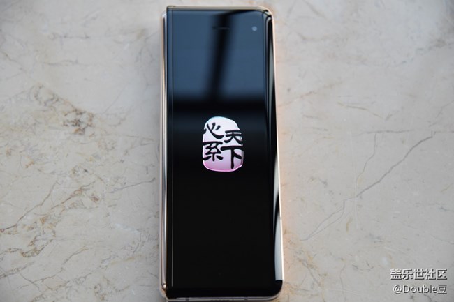 额姐嘤Galaxy W20外观鉴析：高端大气上档次的超炫逼格手机