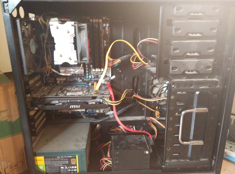 出自用7850hawk 1g 450。还有内存、主板、cpu、电源等。