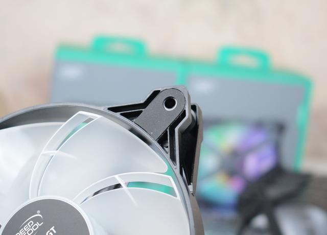 曾经的王者又回来了？玄冰400双刃散热器大战i5-9600KF OC5.0GHz