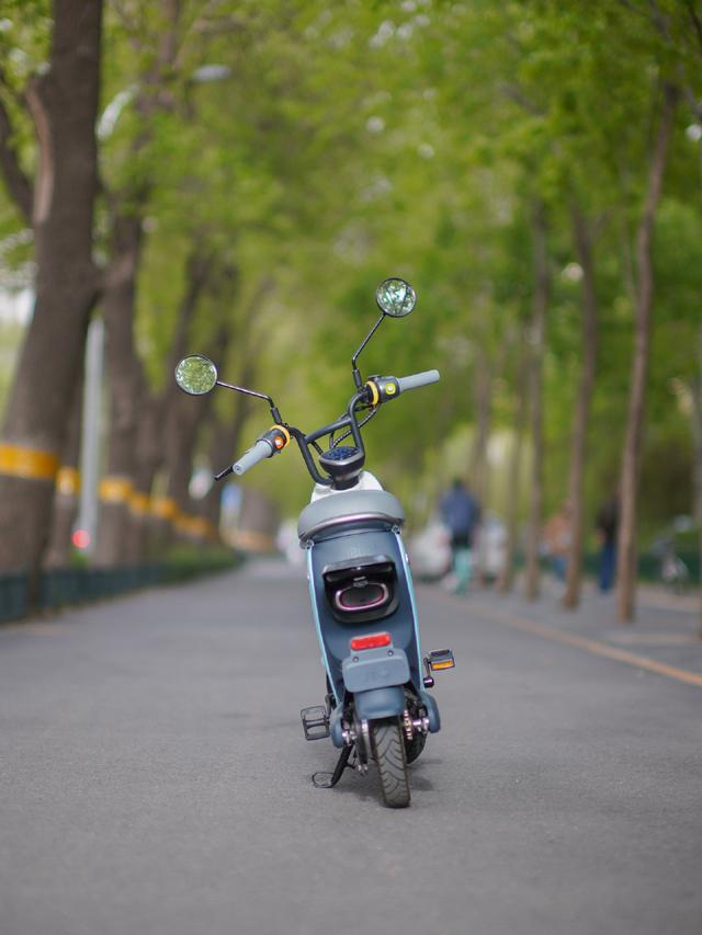 电动车也智能化？九号C40轻松上路，上车即走