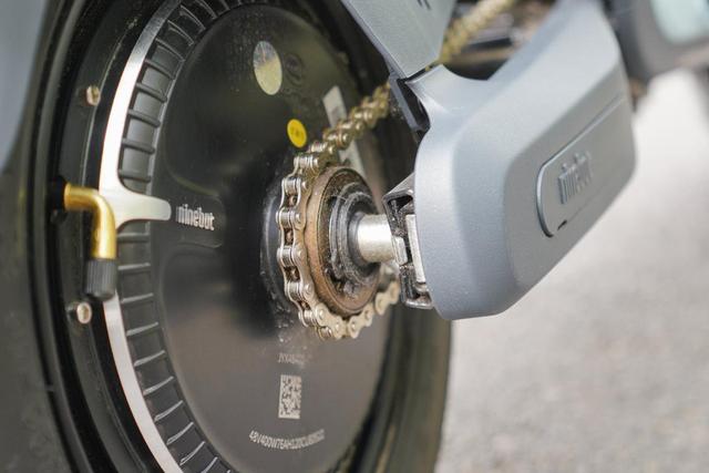 电动车也智能化？九号C40轻松上路，上车即走