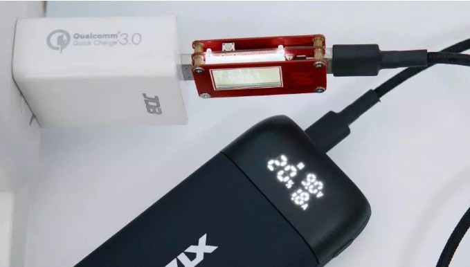 能拆还快的智能充电宝——XTAR爱克斯达PB2S使用体验