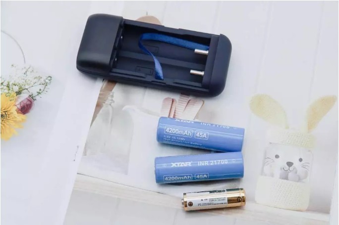 能拆还快的智能充电宝——XTAR爱克斯达PB2S使用体验