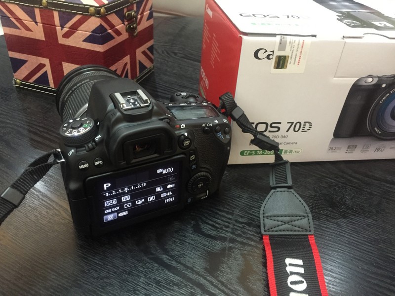 基友土豪 心血来潮 入了70D开箱 450D已甩一边