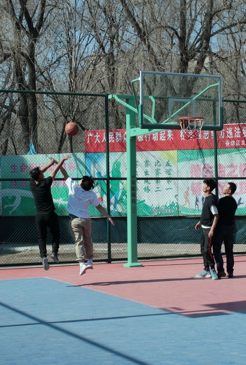 篮球场上