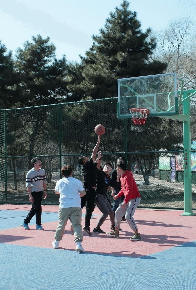 篮球场上