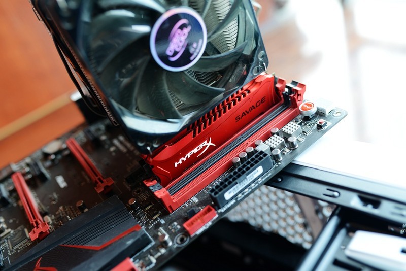 HyperX savage 野性风骚红，ROG GTX970霸道攒机作业