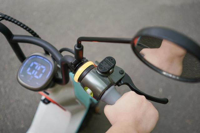 电动车也智能化？九号C40轻松上路，上车即走