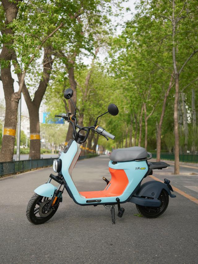 电动车也智能化？九号C40轻松上路，上车即走