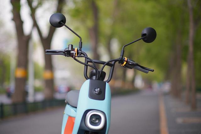 电动车也智能化？九号C40轻松上路，上车即走