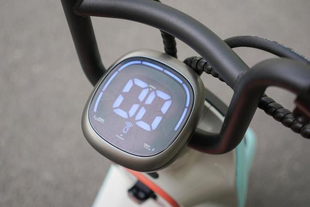 电动车也智能化？九号C40轻松上路，上车即走