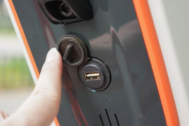 电动车也智能化？九号C40轻松上路，上车即走