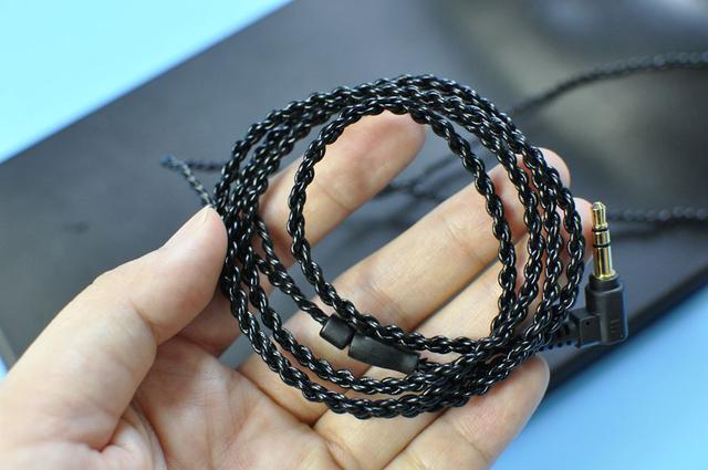 它让苹果配塞数码味一丝不挂，99元黑炎平头塞评测