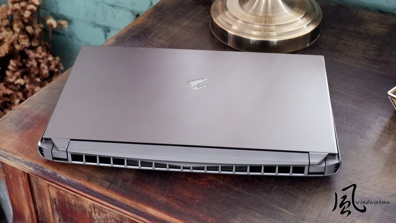 技嘉AORUS 15G搭载机械式键盘与全新电竞外型完整解析