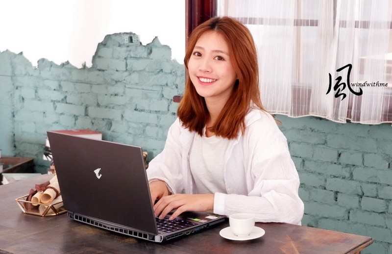 技嘉AORUS 15G搭载机械式键盘与全新电竞外型完整解析