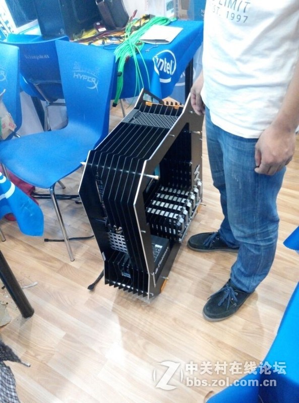 I7-5960X 迎广怪兽! R5E! 双华硕黑泰坦！全定制水冷！ 样机！出！出！出！