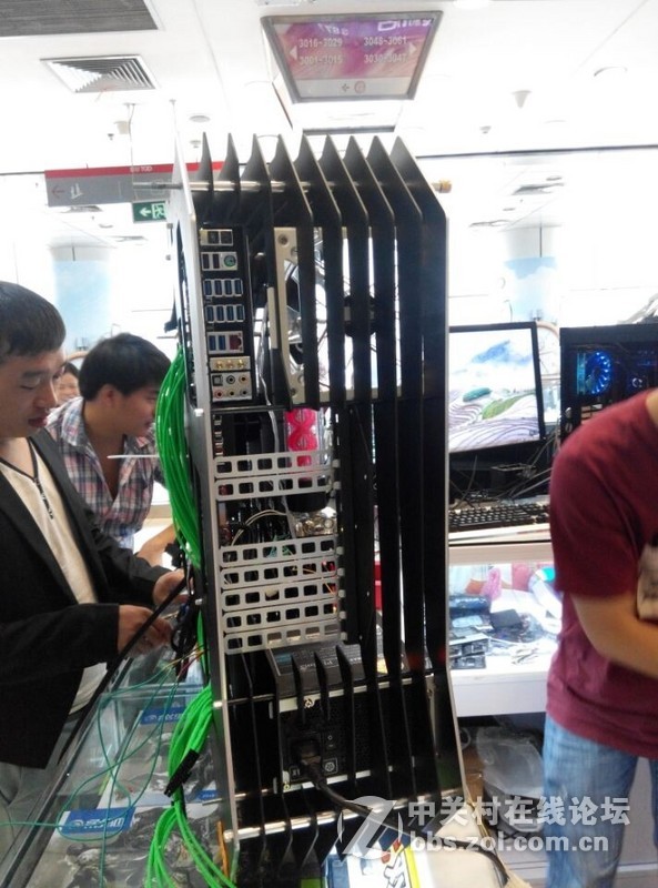 I7-5960X 迎广怪兽! R5E! 双华硕黑泰坦！全定制水冷！ 样机！出！出！出！