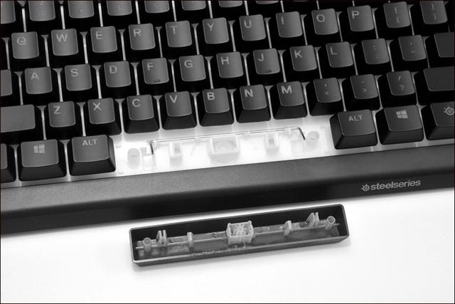 噪音控制堪比静音红轴，Apex家族血统，赛睿这款薄膜键盘亮点颇多