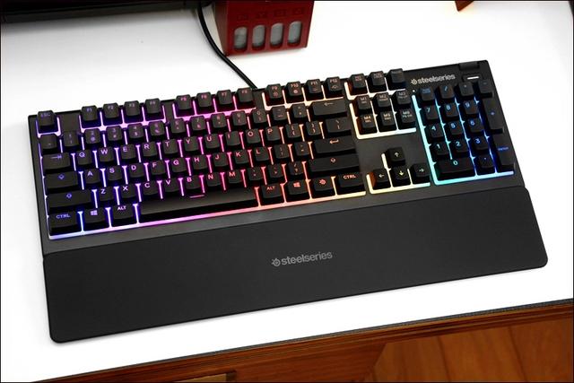 噪音控制堪比静音红轴，Apex家族血统，赛睿这款薄膜键盘亮点颇多