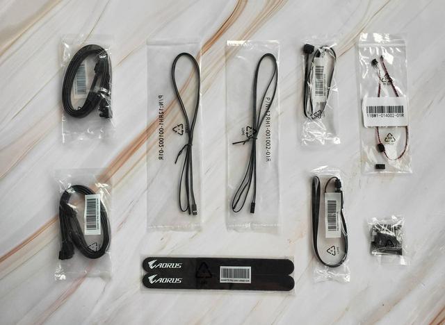 手把手教你安装技嘉B550 MASTER主板