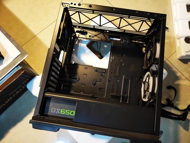 手把手教你安装技嘉B550 MASTER主板