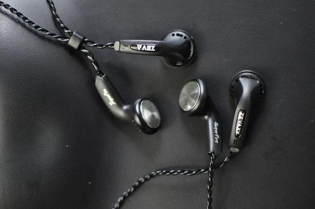 它让苹果配塞数码味一丝不挂，99元黑炎平头塞评测