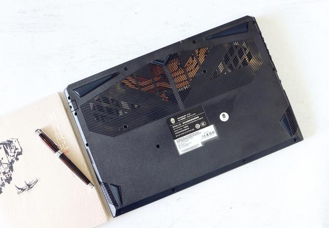 雷神911M野王游戏本全面评测!10代标压、GTX1650Ti