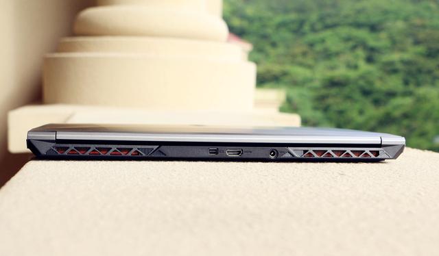 雷神911M野王游戏本全面评测!10代标压、GTX1650Ti