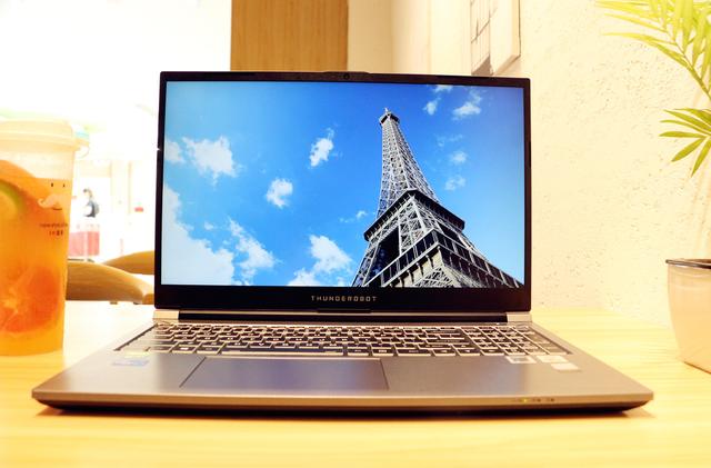 雷神911M野王游戏本全面评测!10代标压、GTX1650Ti