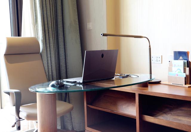 雷神911M野王游戏本全面评测!10代标压、GTX1650Ti