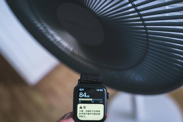 平均一天2块7的空调和一天1块的有多大差距?那看你在房间呆多久吧