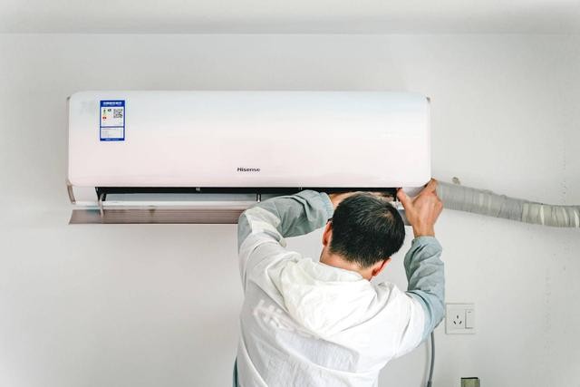 平均一天2块7的空调和一天1块的有多大差距?那看你在房间呆多久吧