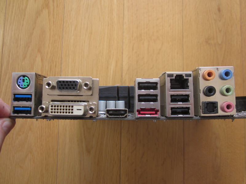 出自用升级下来的，华擎 FM2A85X Extreme4-M，成色九成新！300包邮不刀！