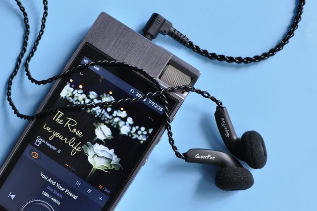 它让苹果配塞数码味一丝不挂，99元黑炎平头塞评测