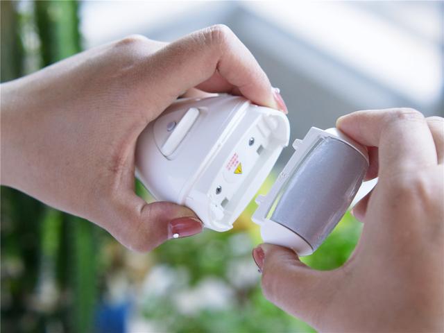 DOCO电动修足器修护足部死皮老茧更省力