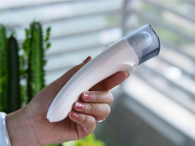 DOCO电动修足器修护足部死皮老茧更省力