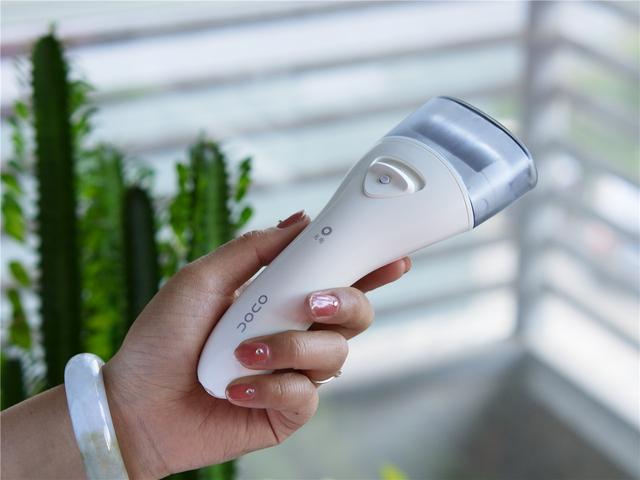 DOCO电动修足器修护足部死皮老茧更省力