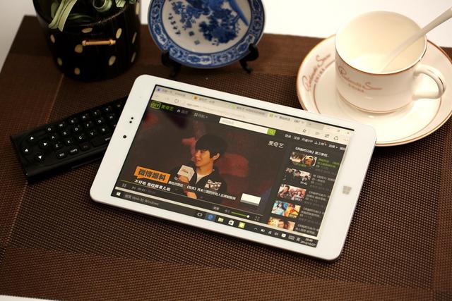 Win10双系统的魅力——驰为Hi8简测