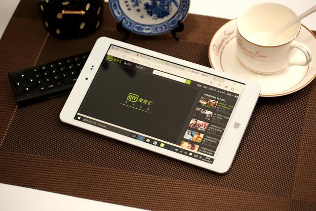 Win10双系统的魅力——驰为Hi8简测