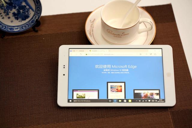 Win10双系统的魅力——驰为Hi8简测