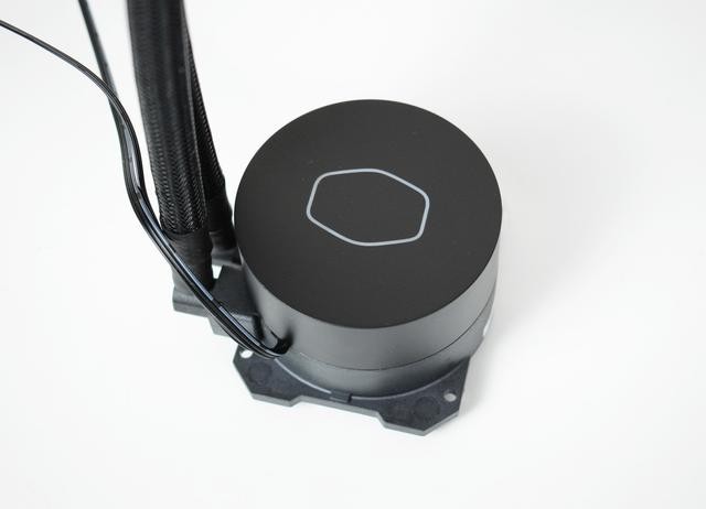 599元的360水冷不香么？酷冷至尊冰神B360 CPU水冷散热器 评测