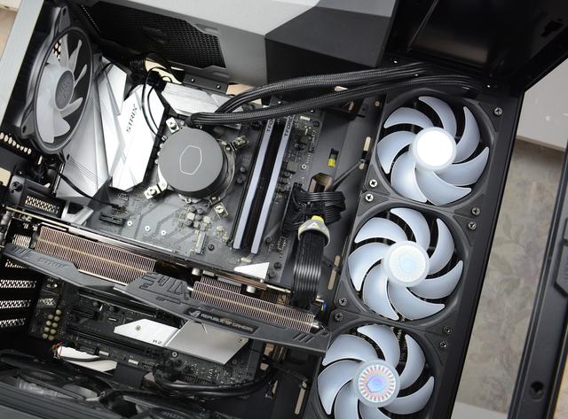 599元的360水冷不香么？酷冷至尊冰神B360 CPU水冷散热器 评测