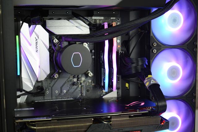 599元的360水冷不香么？酷冷至尊冰神B360 CPU水冷散热器 评测