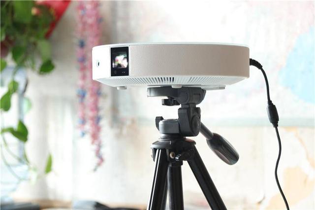 坚果发布全新G9投影，配置进口音响800流明，首发仅2799元