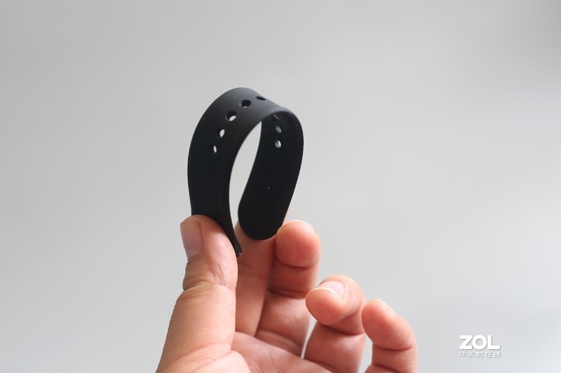 百元就能买到的omthing简悦智能手表