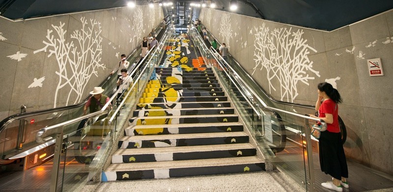 超炫酷的重庆烈士墓地铁站涂鸦