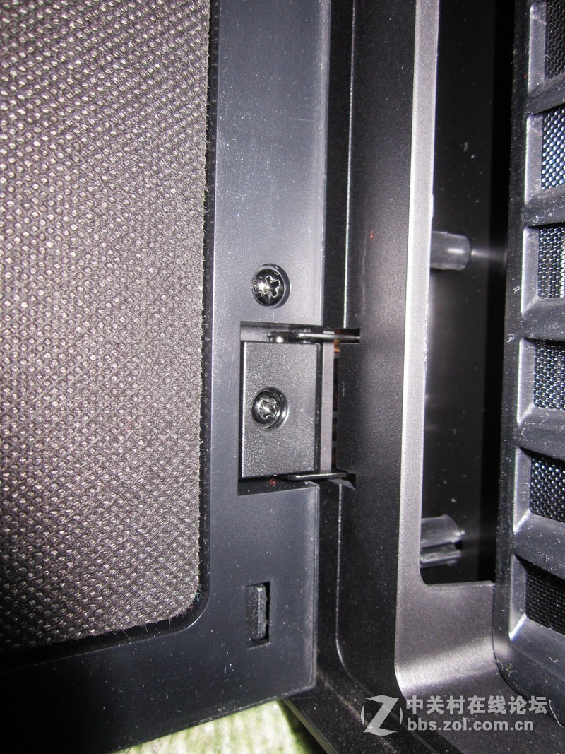 北欧古典设计美学与电脑机箱的完美融合——Fractal Design Define R5解析[原创]