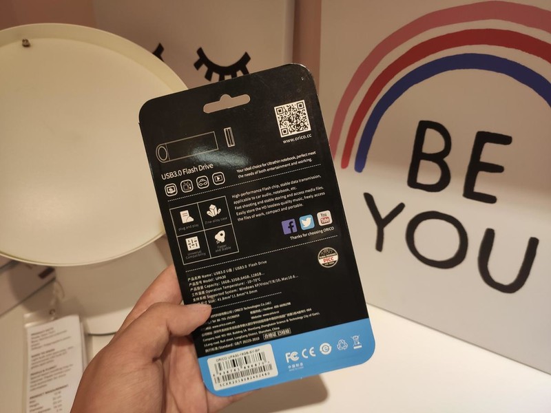 雾化炫白、魔力四射Orico读卡器兼金属质感、厚重满满优盘