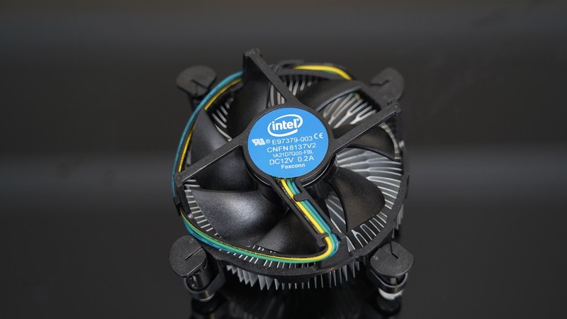 将捡垃圾进行到底，700元打造的电脑主机，还能流畅吃鸡